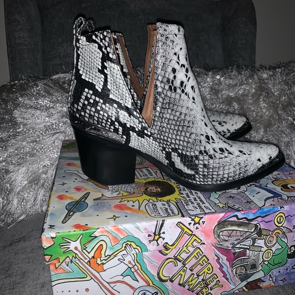 Jeffrey Campbell Shoes - Jeffrey Campbell Size 8 Snakeskin Bootie